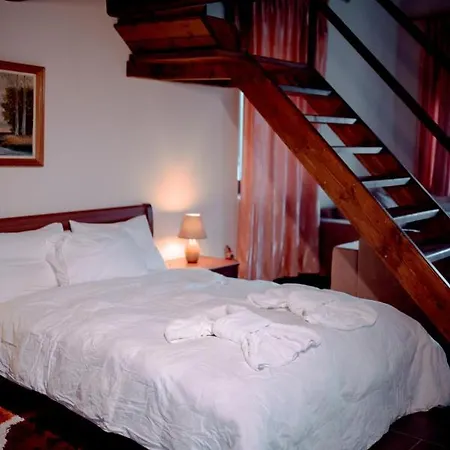 Melies Kokkinorrachi