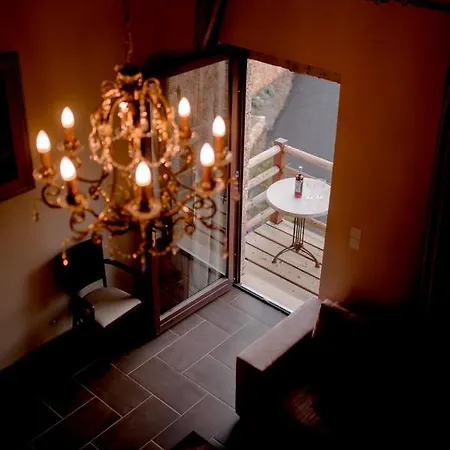 Melies Kokkinorrachi