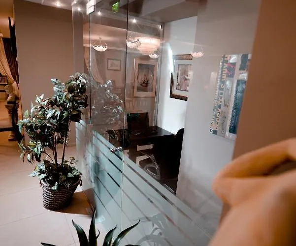 Melies Kokkinorrachi