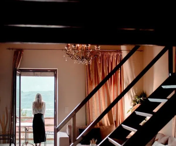 Melies 4* Κοκκινοράχη