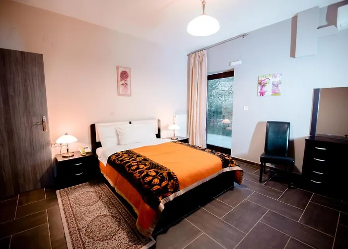 Melies Κοκκινοράχη