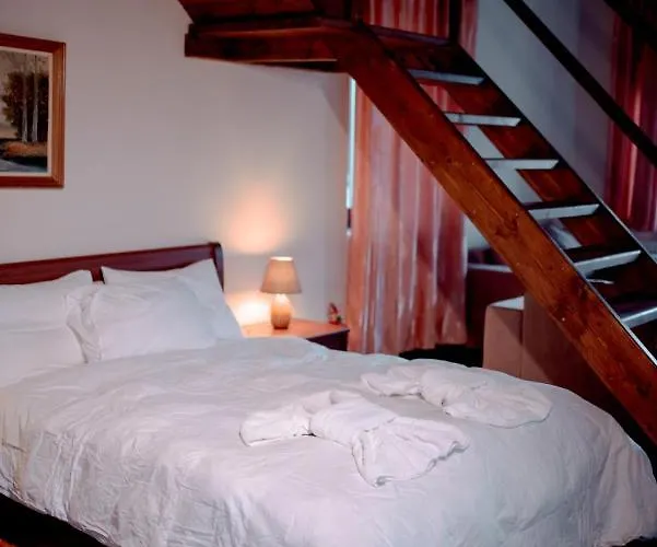 Melies Kokkinorrachi