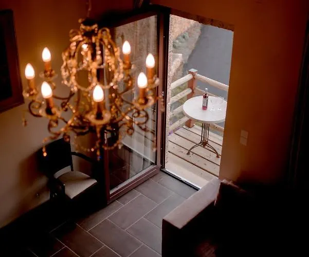 Melies Κοκκινοράχη